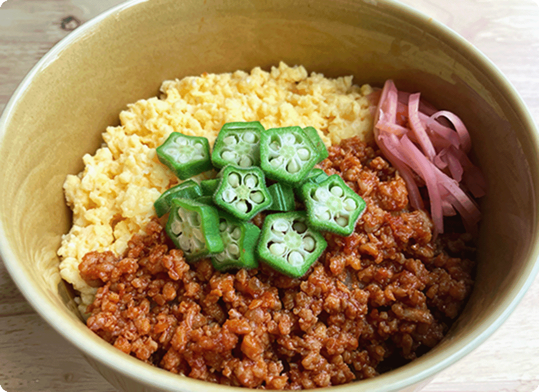 トマトそぼろの<wbr/>三色丼