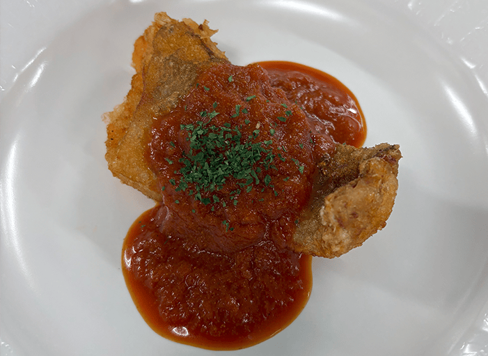 鱈のトマト揚げトマトカレーソース